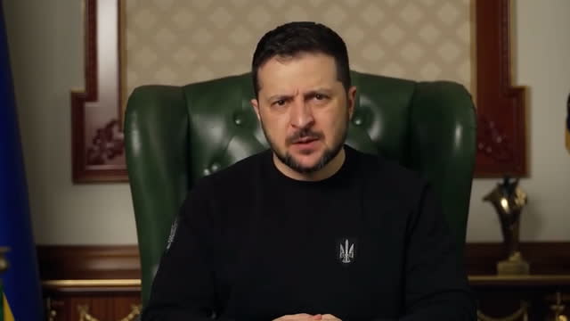 Mark Hamill says he thought Zelensky request to help Ukraine was a 'prank