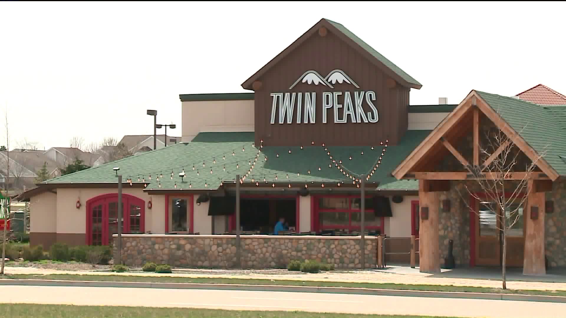 Twin Peaks mandated lingerie 'dress-up days,' federal sexual harassment  complaint claims