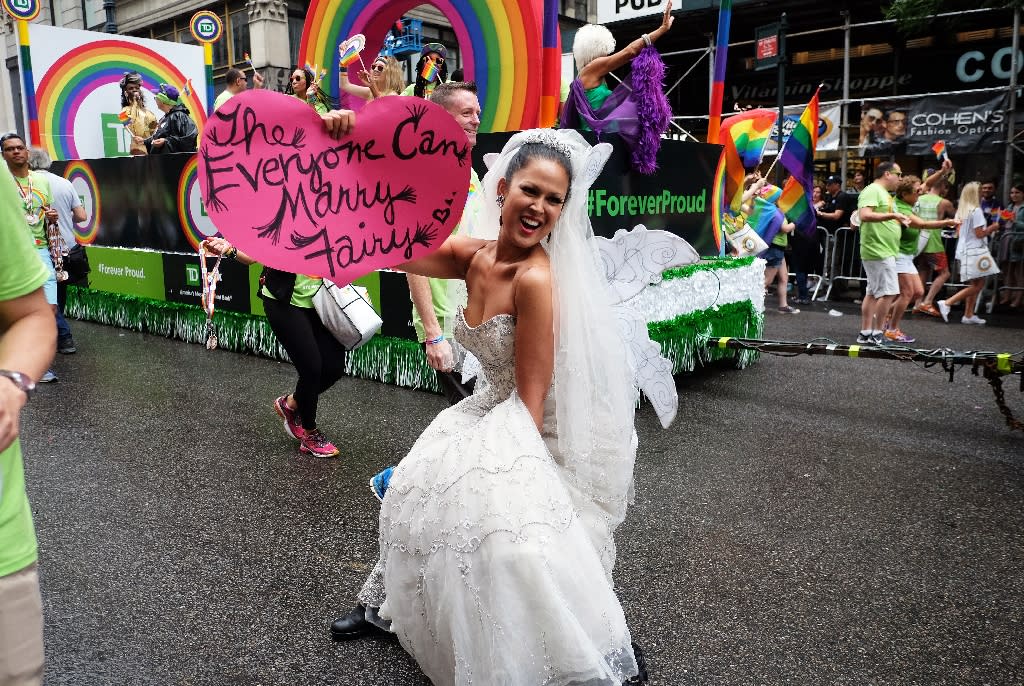 Jubilant Ny Crowds Celebrate Gay Marriage Ruling At Pride March