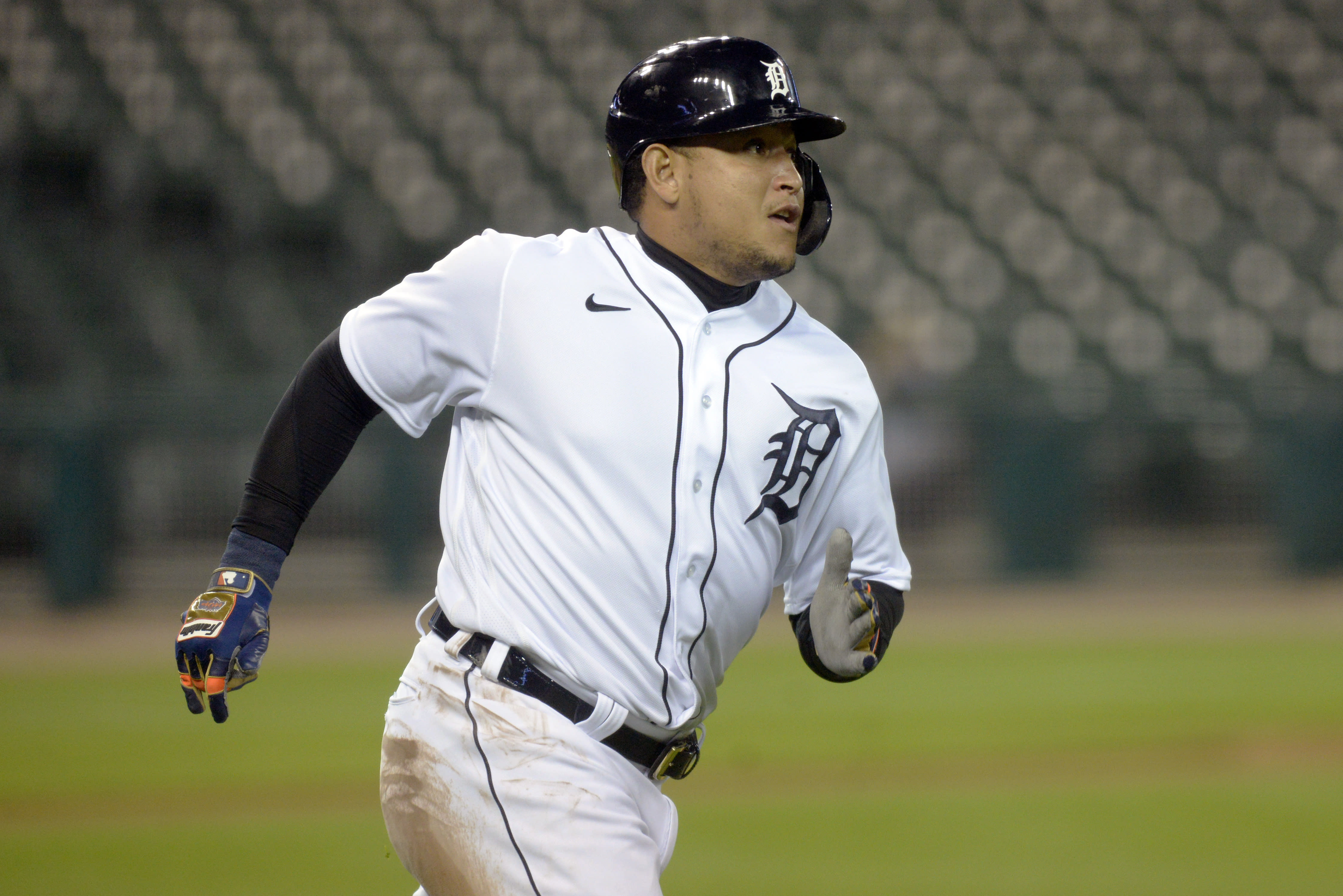 Miguel Cabrera Homers To Help Tigers Beat Royals 6 0