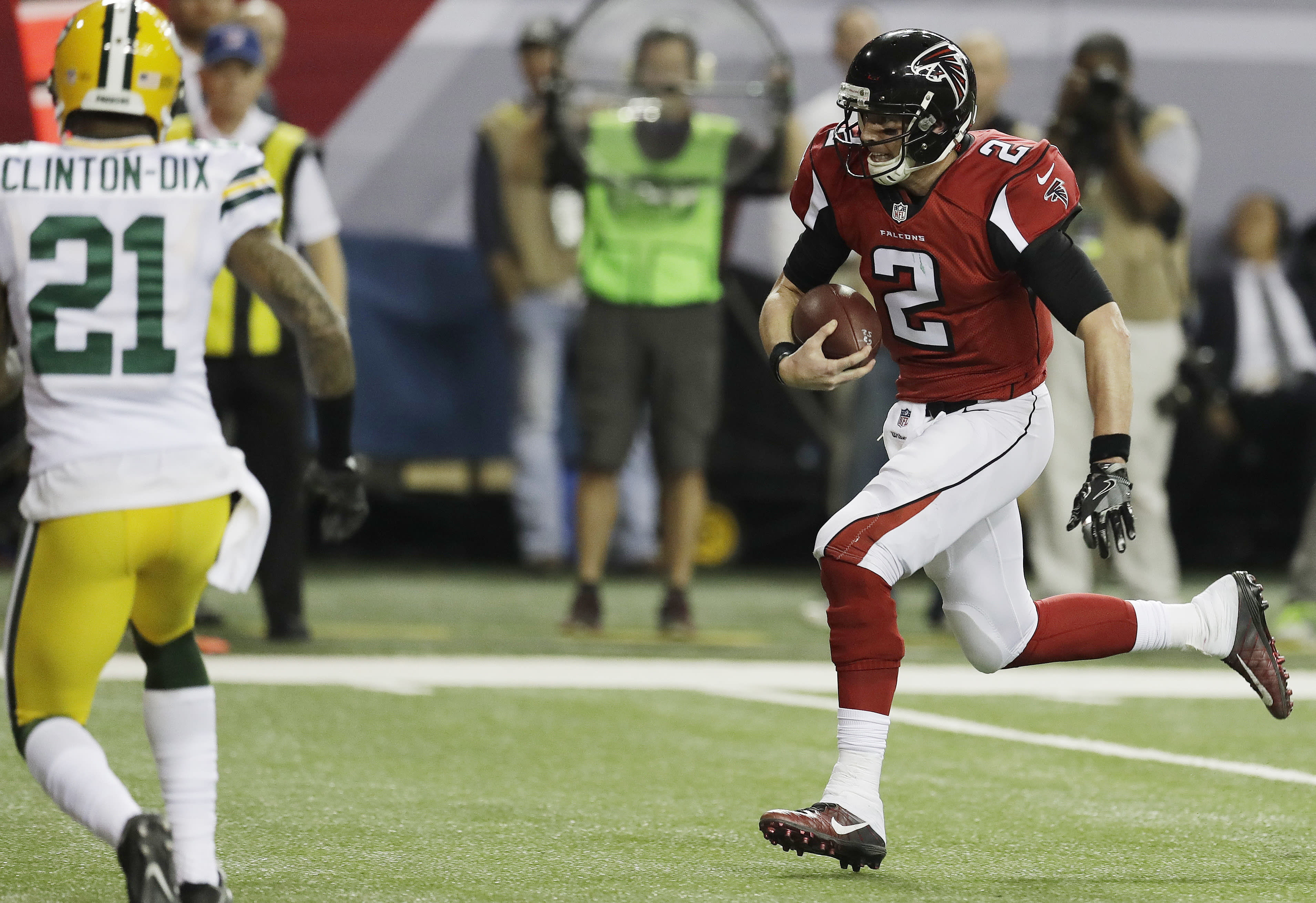 The Latest: Ryan's TD gives Falcons 17-0 lead