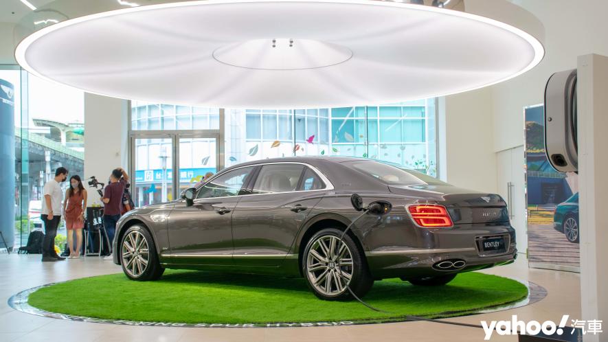 2022 Bentley Flying Spur Hybrid Odyssean Edition來電更迷人！國內首款油電代表強勢抵台！ - 4