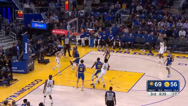 Stephen Curry with an assist vs the Indiana Pacers