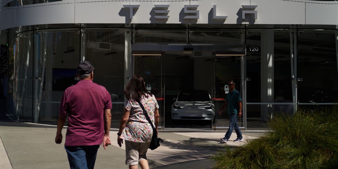 Tesla Set to Report Third-Quarter Earnings as Growth Concerns Emerge