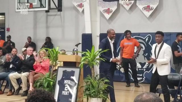 'I love you guys': Devin Booker's speech at Moss Point (Miss.) High jersey ceremony