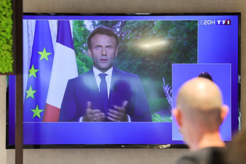 Les partis français rejettent l’appel de Macron pour débloquer le Parlement