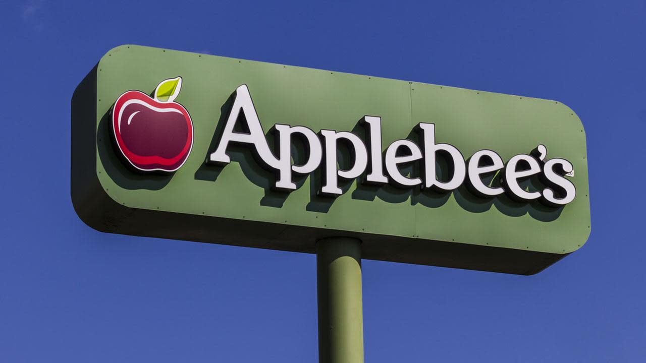 Applebee's fires 3 over racial profiling at Missouri store