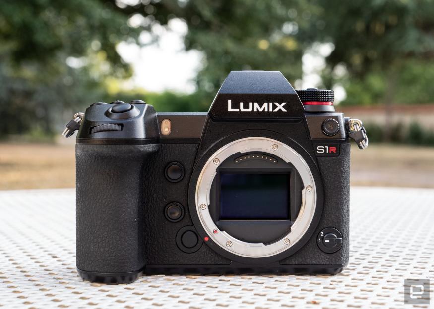 Afleiding januari Betekenis Panasonic S1R review: Big, powerful and too expensive | Engadget