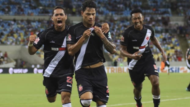 Resultado de imagem para Virada histÃ³rica! Vasco bate Flu com gol aos 50 e farÃ¡ final