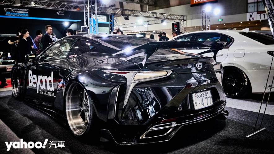 【東京改裝車展】寬而優雅的微暴力手段！Thunder Bolt打造「黑武士」級Lexus LC500！ - 1