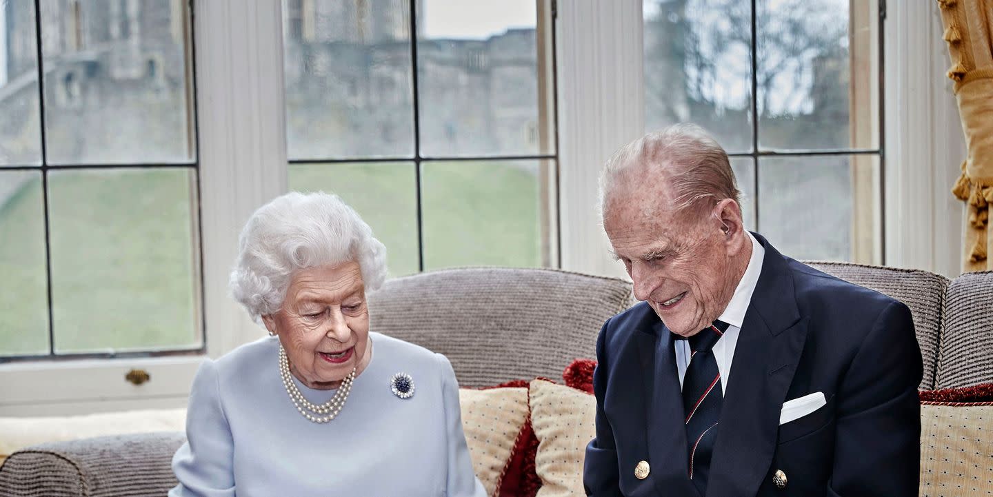 The Queen and Prince Philip Release New Anniversary Photo With Sweet Gift from George, Charlotte ...