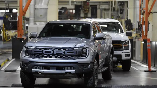 Ford's April sales dip, but hybrids shipments surge