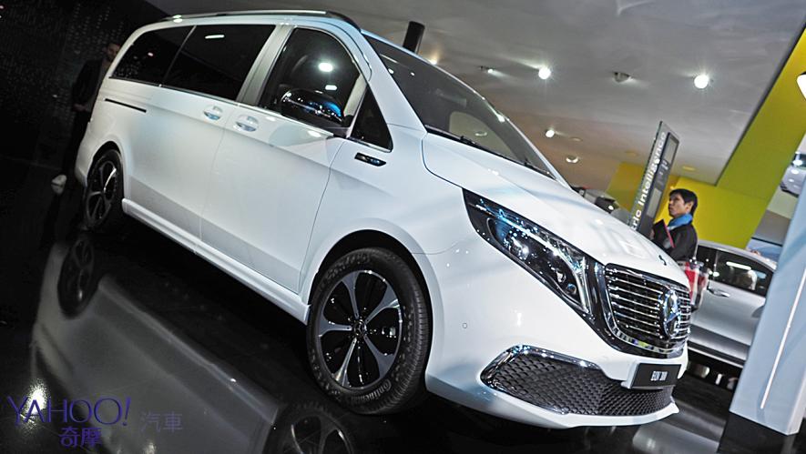 【2019法蘭克福車展】不疾不徐展現純電特長！Mercedes-Benz純電MPV座駕EQV展現載很大使命 - 10