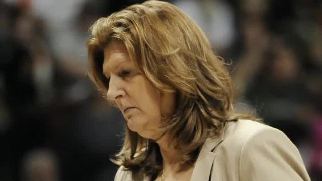 Women's basketball icon Anne Donovan dies at 56