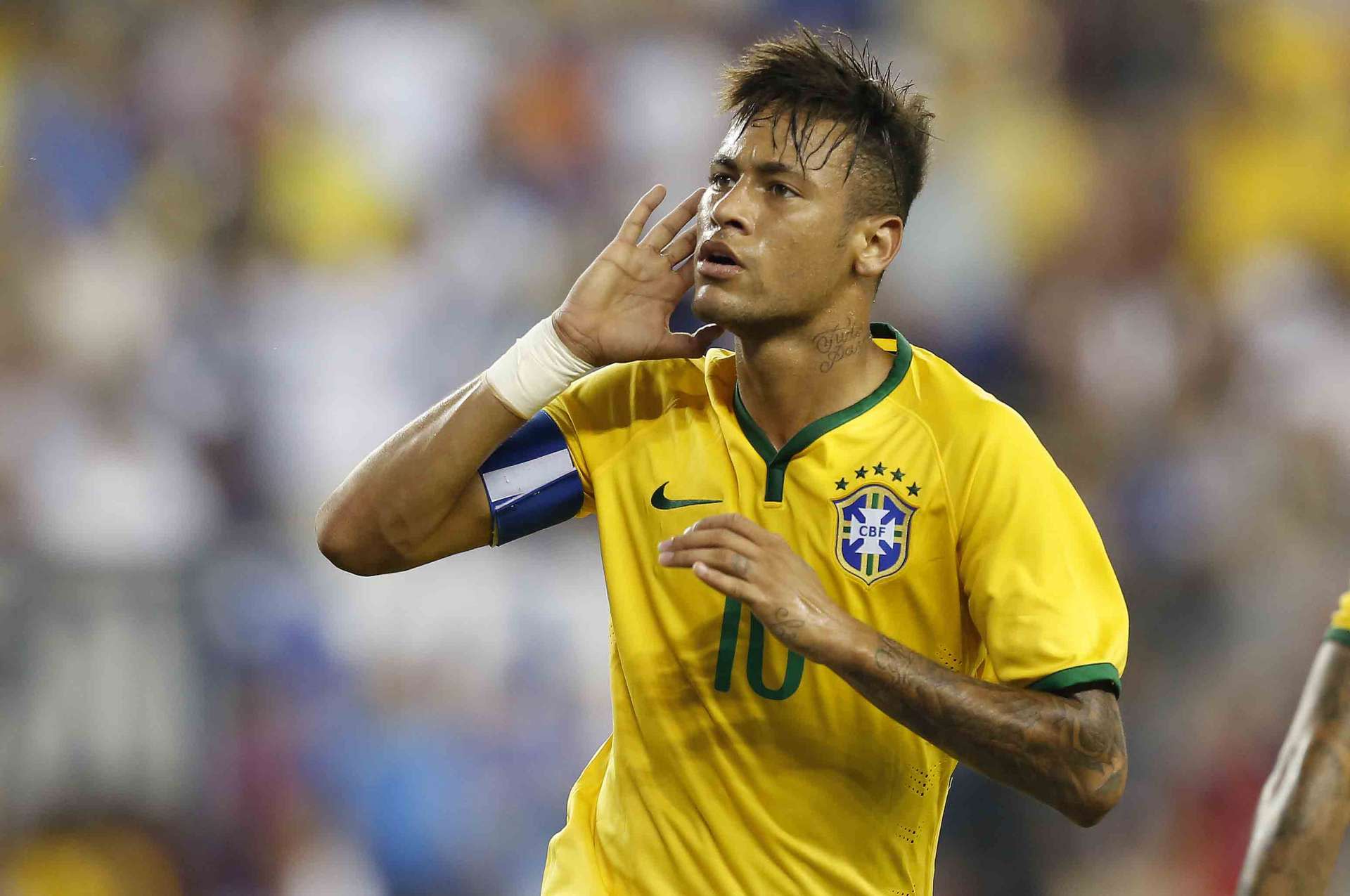 Em que ano Neymar fez sua estreia como profissional no Santos?