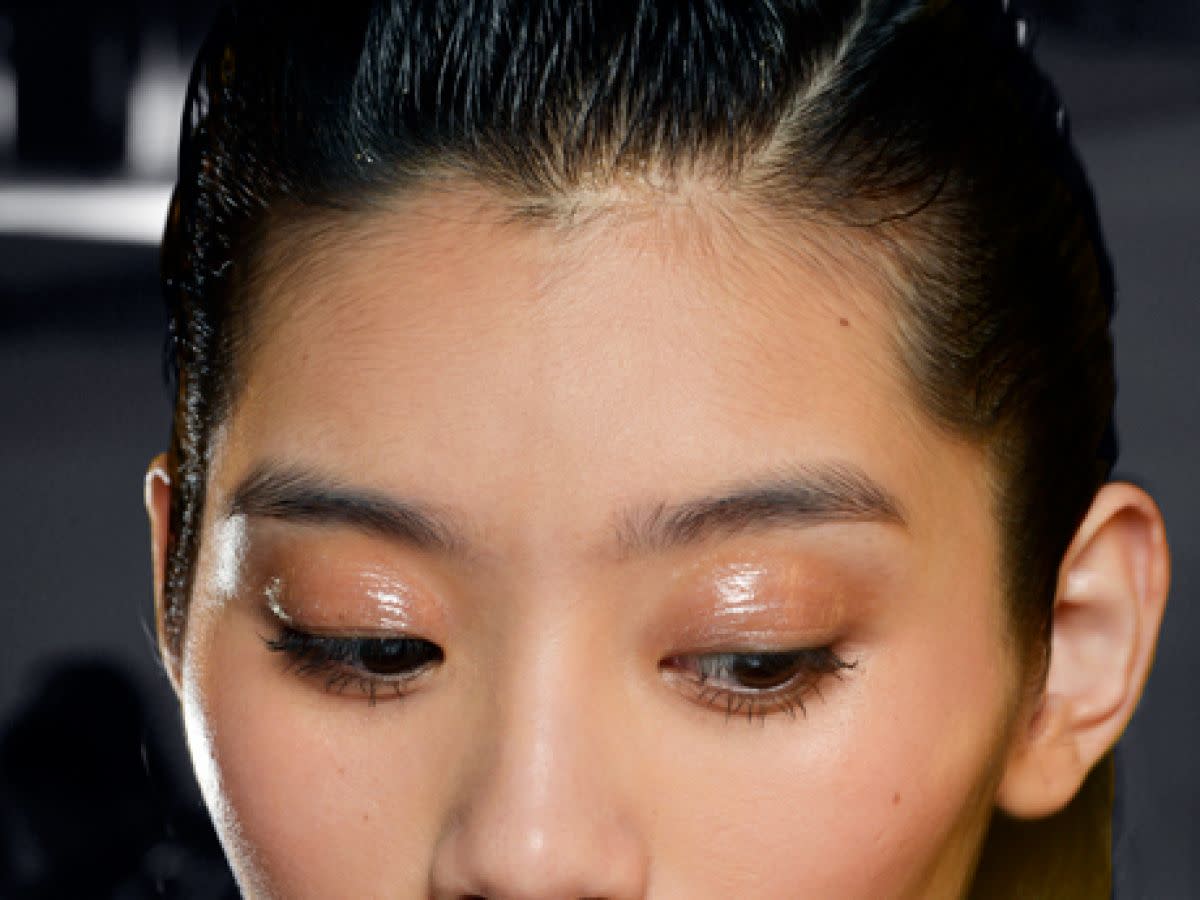 Oily Eyelids: How To Stop Them From Effing Up Your Makeup Game