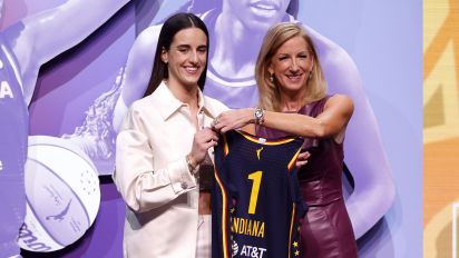 Yahoo Sports - It’s finally official. Caitlin Clark is a member of the Indiana