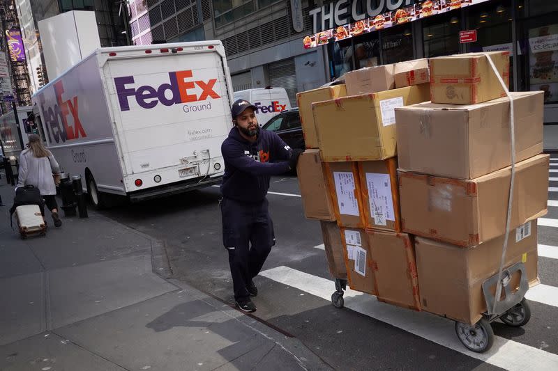 S&P 500 futures drop after FedEx stokes fears about economy