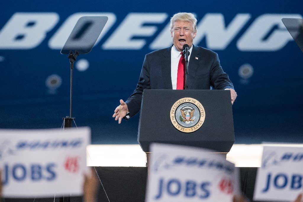 Trump doubles down on &#39;made in America&#39; pledge at Boeing plant visit