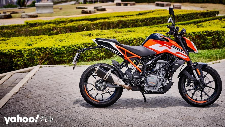 貫徹換檔與小排量的樂趣！2020 KTM 250 Duke暨全新390 Adventure正式上市！ - 22