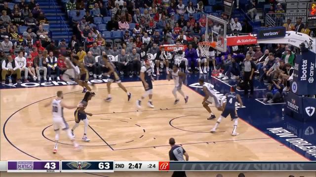 Harrison Barnes with a dunk vs the New Orleans Pelicans