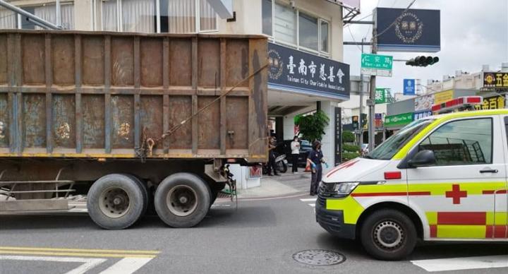 買午餐遇死劫⋯單車婦遭輾斃