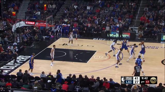 Nicolas Batum with a dunk vs the Philadelphia 76ers