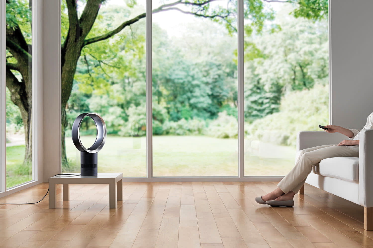 Save 100 On The Dyson Am06 Bladeless Fan This 4th Of July Weekend