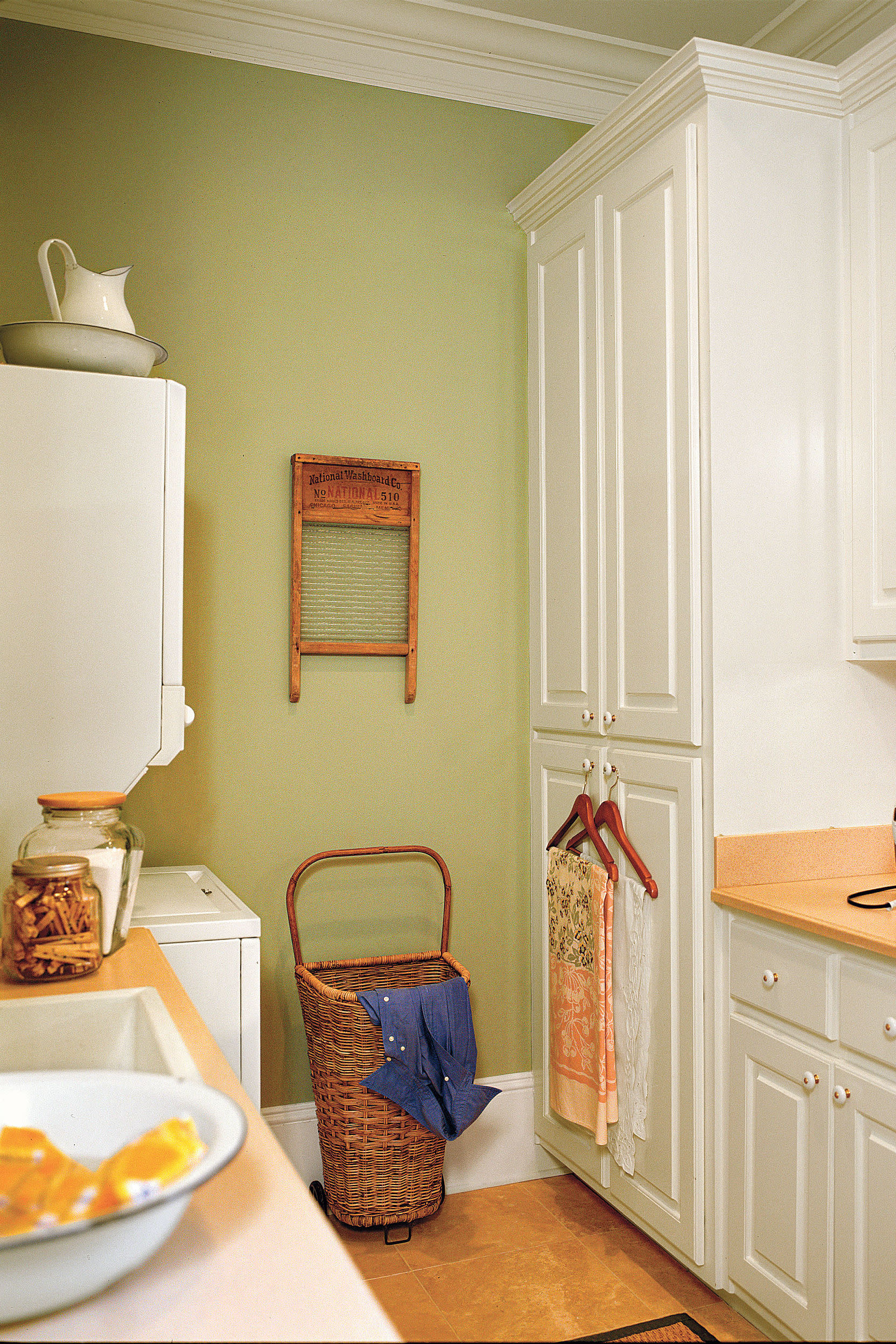  Neat Ideas  for the Laundry Room