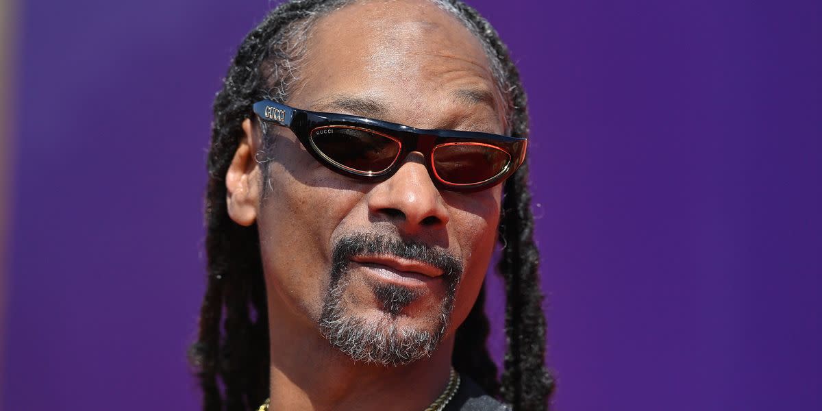 Snoop Dogg Gives His Full-Time Blunt Roller A Raise Amid Inflation: 'Their Salar..