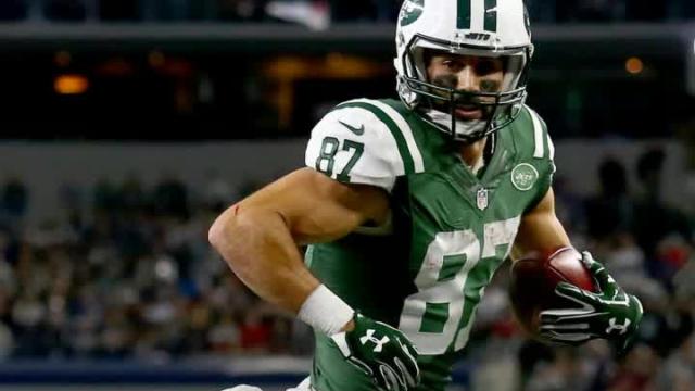 Titans add another target, sign free-agent receiver Eric Decker