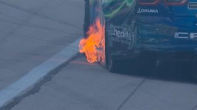 Kyle Busch wrecks hard into outside wall at Texas, No. 8 catches fire