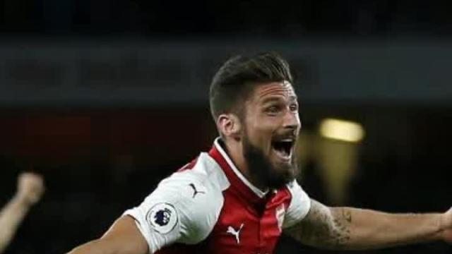 Arsenal wins madcap Premier League opener over Leicester City 4-3