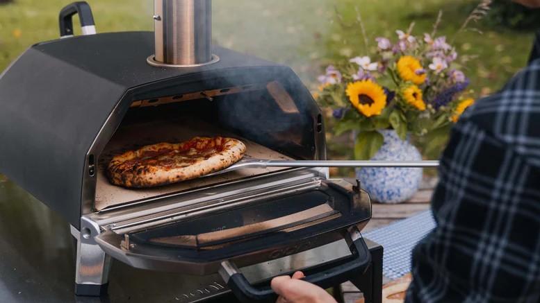 Ooni Karu 16 pizza oven