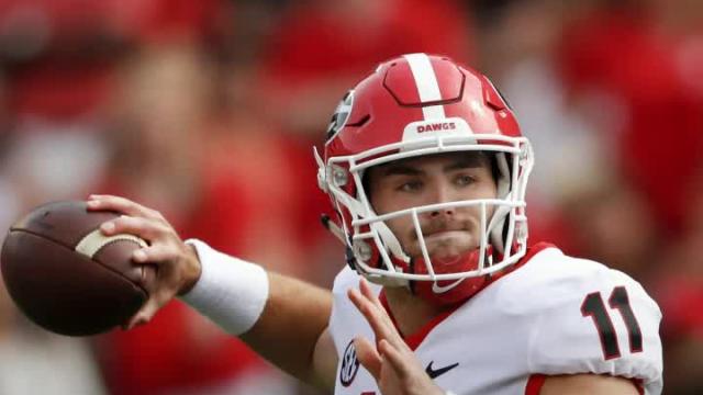 Georgia starting quarterback Jake Fromm breaks bone in non-throwing hand