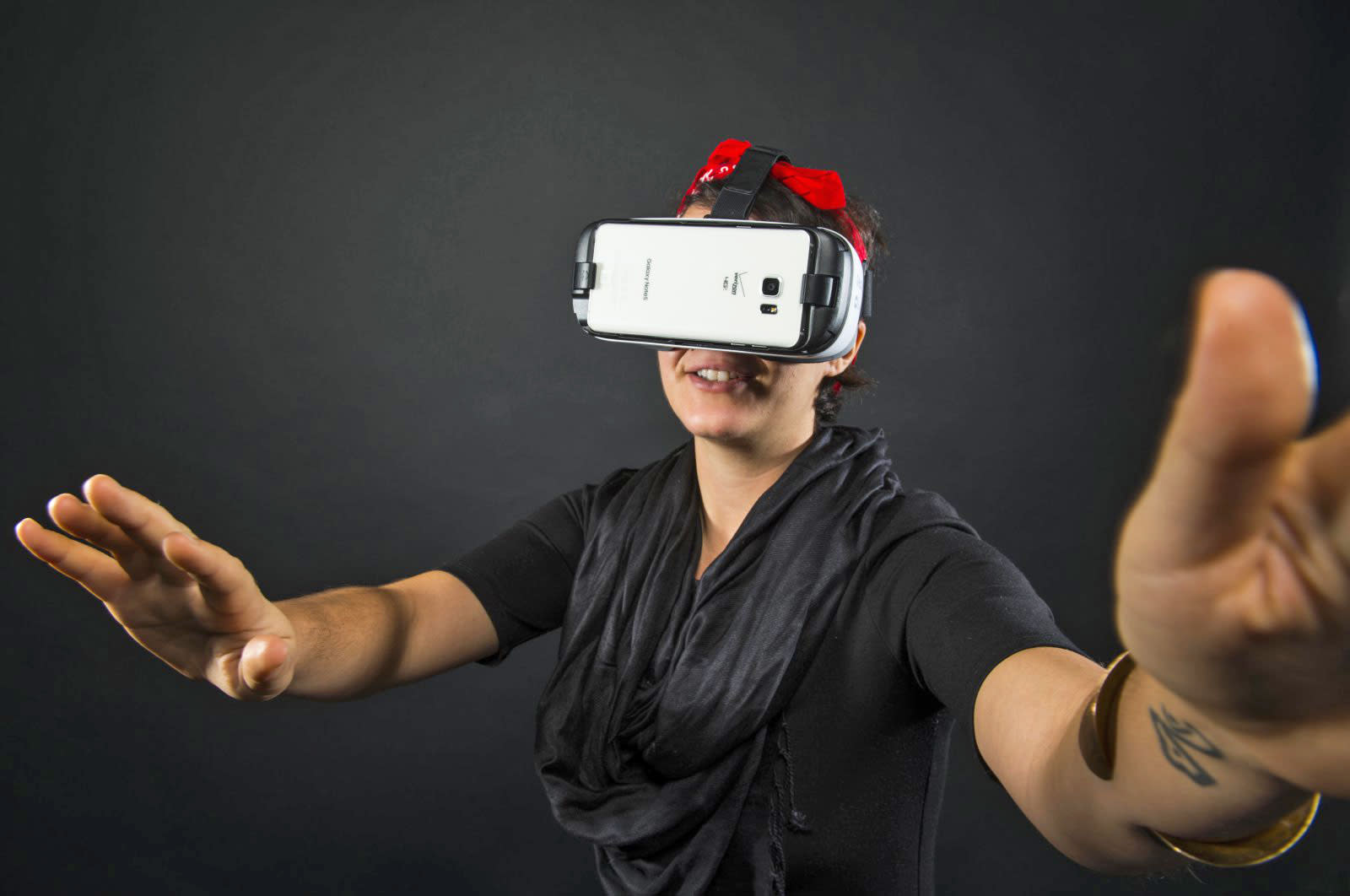 Страшные виртуальные очки реальности. Носимые технологии. Новейшие гаджеты. VR бокс.