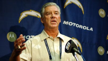 
Longtime Chargers GM A.J. Smith dies at 75