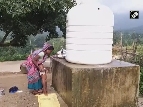 Chhattisgarh villagers lay down pipelines network, connecting water source to resolve water crisis - Yahoo India News