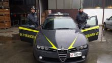 Torino, sequestrate 10 tonnellate di argento falso: 29 denunce