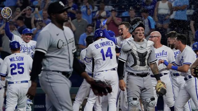 Gregory Santos balk dooms White Sox in 9th inning vs. Royals