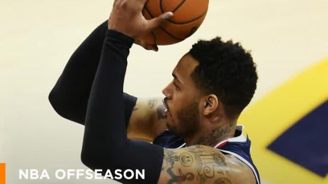 AP source: Wizards agree to 1-year deal with Mike Scott