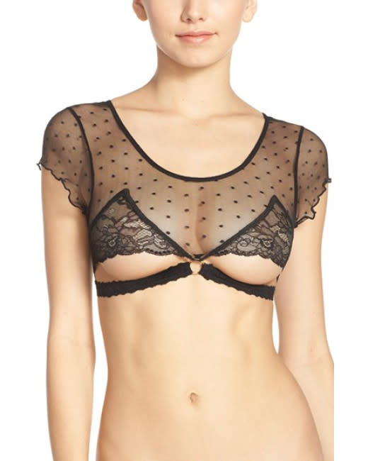 Could someone find this vintage underboob-bustier-bra thing? I REALLY love  it but i can't find it anywhere :( (something similar would be great  too!♥️) : r/findfashion