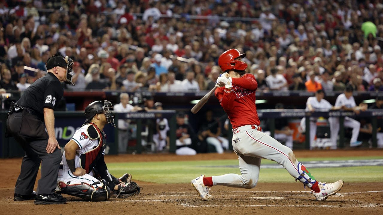 Phillies' Zack Wheeler records eight K's in six IP against Diamondbacks