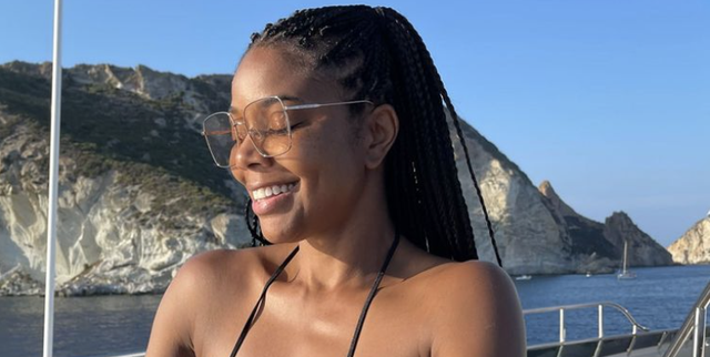 Gabrielle Union scuote la tendenza del bikini invertito mentre vive la sua vita migliore in Italia