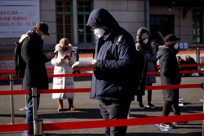 S. Korea says third wave of coronavirus is contained, fewer infections in almost 4 weeks