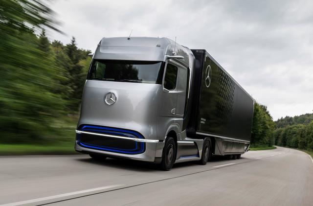 Mercedes-Benz GenH2 hydrogen fuel cell truck