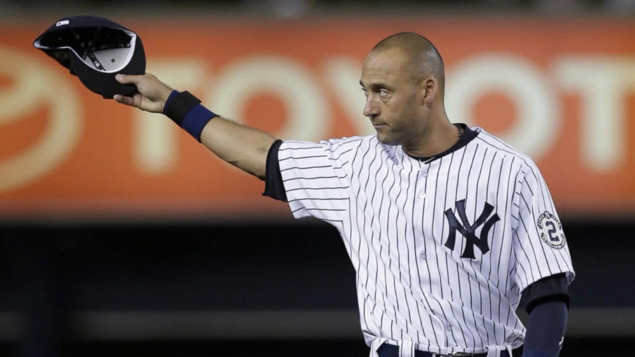 Derek Jeter gets manicure from his daughters