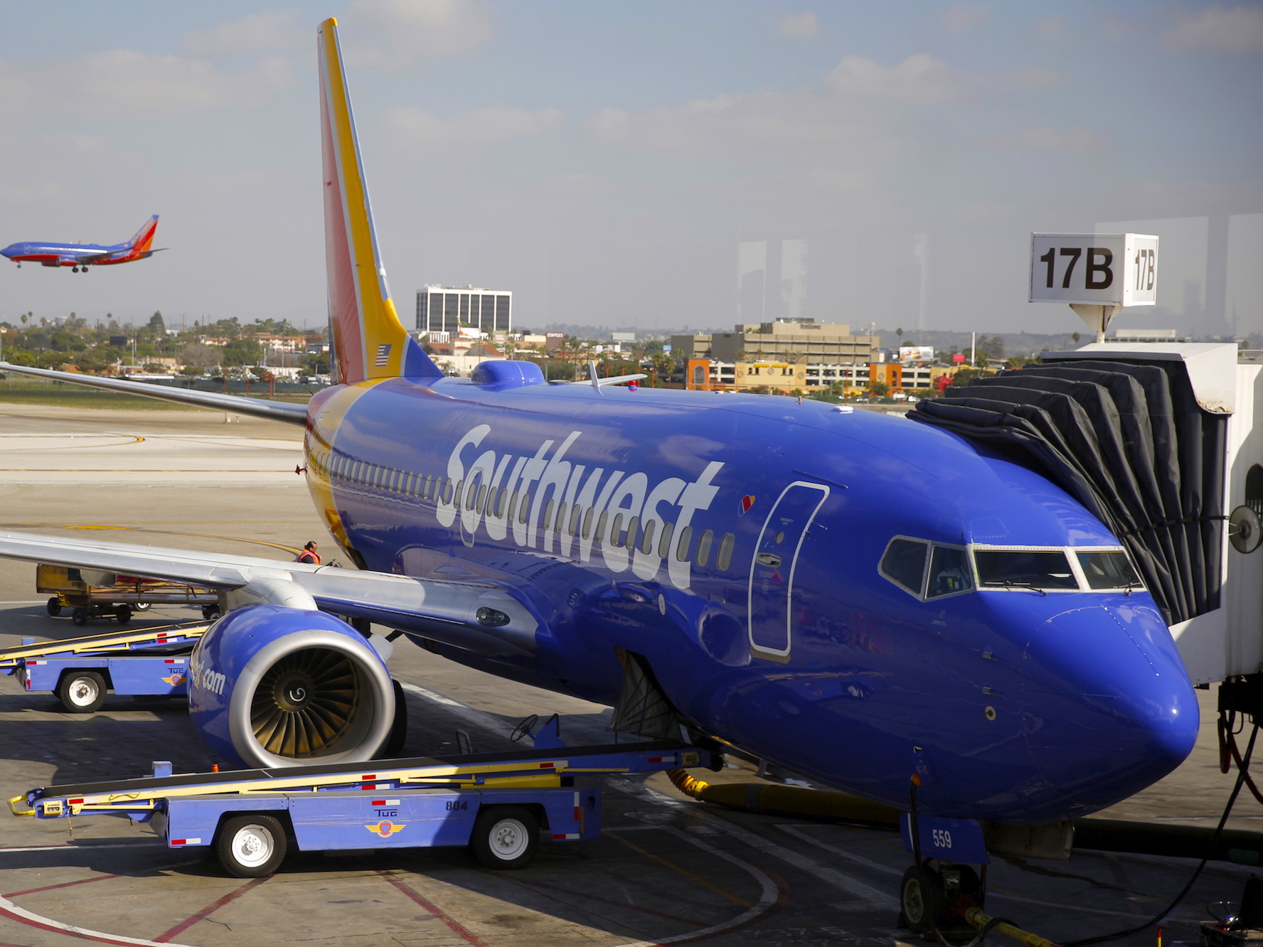 Southwest Airlines Believes The Emergency Landing That Left One Woman Dead Cost The Airline 100 Million In Business Luv