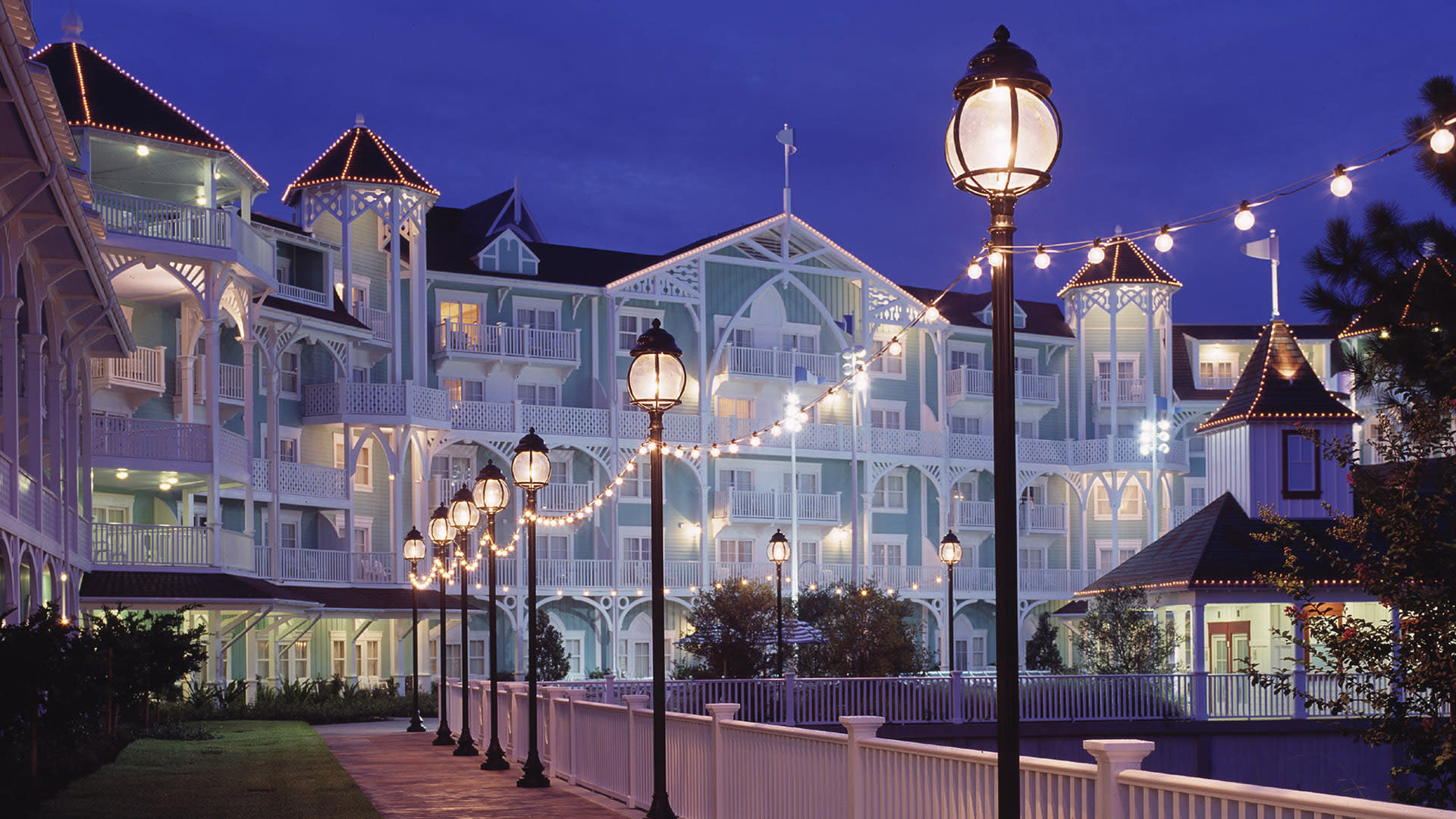 How Much It Costs to Stay at These 10 Disney World Hotels