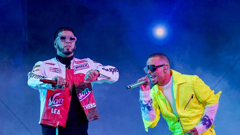 MIAMI, FLORIDA - FEBRUARY 18: Anuel AA and Ozuna perform onstage during Univision's 33rd Edition of Premio Lo Nuestro a la Música Latina at AmericanAirlines Arena on February 18, 2021 in Miami, Florida. (Photo by Rodrigo Varela/Getty Images for Univision)